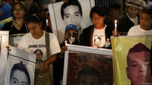 Ayotzinapa: Padres de estudiantes refutan a la procuraduría