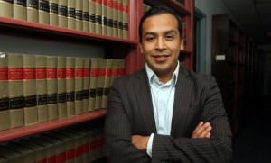 Migrante mexicano a un paso de ser primer abogado indocumentado de Nueva York