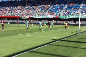 Rojinegros y esmeraldas empataron en amistoso