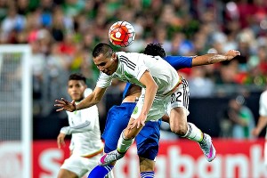 Decepcionó el Tri con &#8216;ayuda&#8217; arbitral