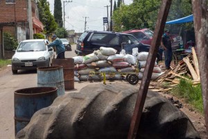 Quitarán barricadas en Ucareo