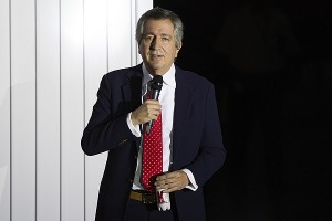 Para Vergara, el camino no son los extranjeros