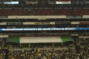 Trolleó Estadio Azteca a Michael Arroyo