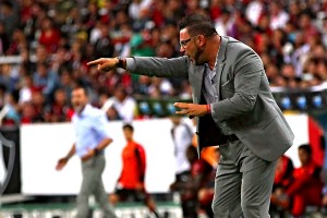 Rayados con goles seguros y defensa frágil