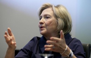 Hillary Clinton no se disculpará por correos electrónicos