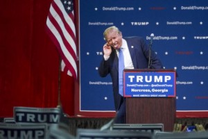 Trump impulsa su campaña en los estados del sur