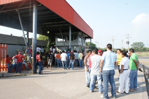 Arcelor echa a la calle a trabajadores eventuales