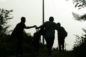 Mexicanos se van de EEUU por la crisis económica y deportaciones