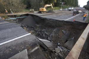 Cierran autopista entre Washington y Oregon por tormenta