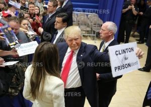 Trump y Cruz moderan expectativas en incierta primaria de Iowa en EEUU