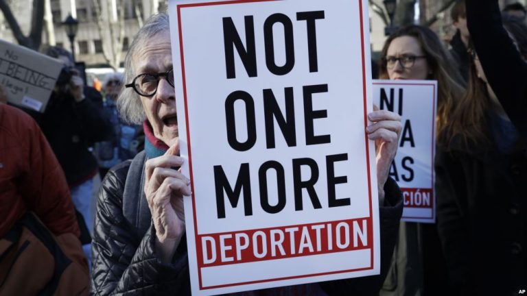 &#8220;Ciudades santuario&#8221; desafían amenazas