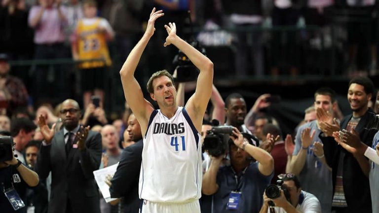 ¡Leyenda! Nowitzki, primer extranjero en llegar a 30 mil puntos