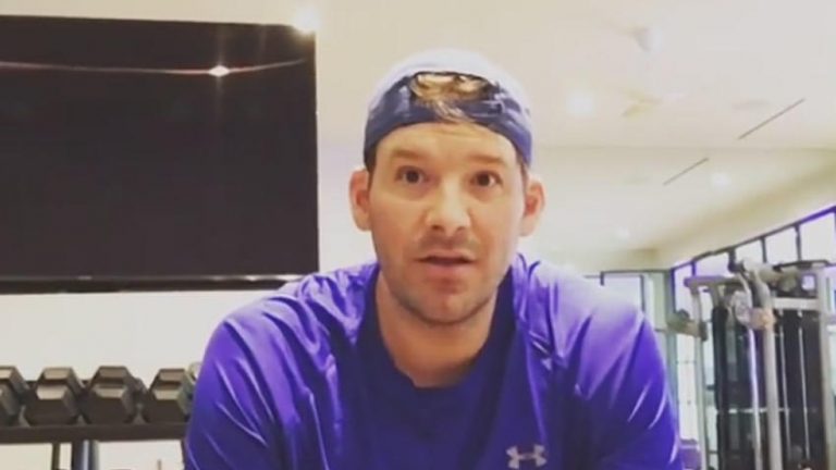 Tony Romo se despidió de los aficionados de Cowboys