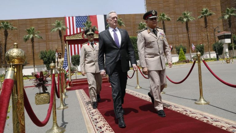 Secretario de Defensa de EE.UU. promete respaldo a Egipto