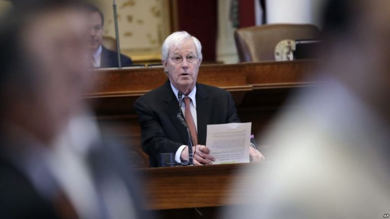 Texas aprueba veto a ciudades santuarios