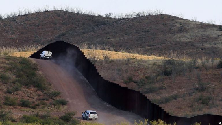 Kelly: Cruces ilegales en la frontera en nivel más bajo en 17 años