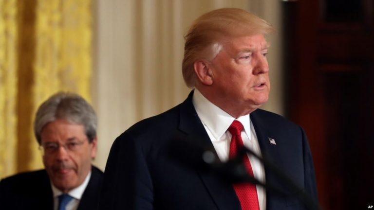 Presidencia de Trump sube y baja en encuestas