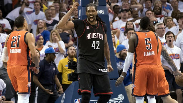 Rockets, a un juego de eliminar al Thunder de Westbrook