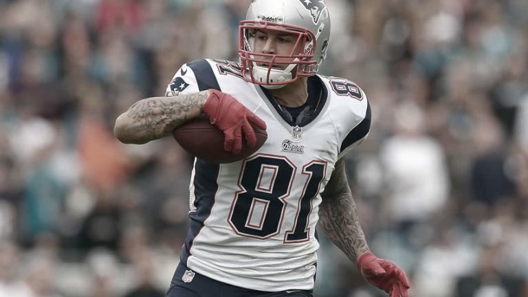 Dan último adiós a Aaron Hernández con funeral privado