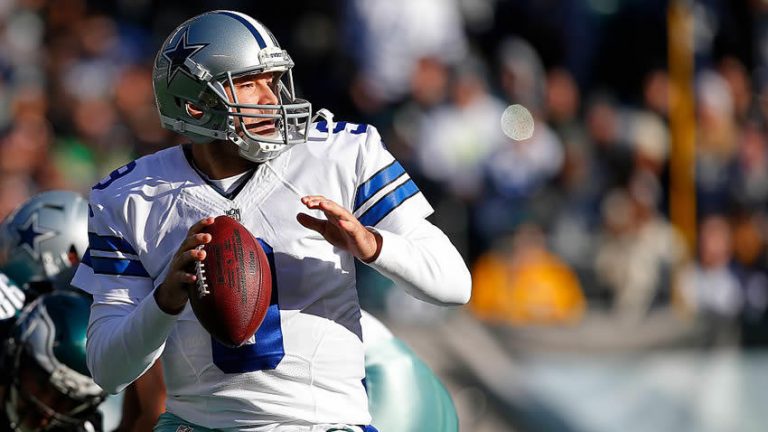 Cowboys no usarán número ni casillero de Tony Romo