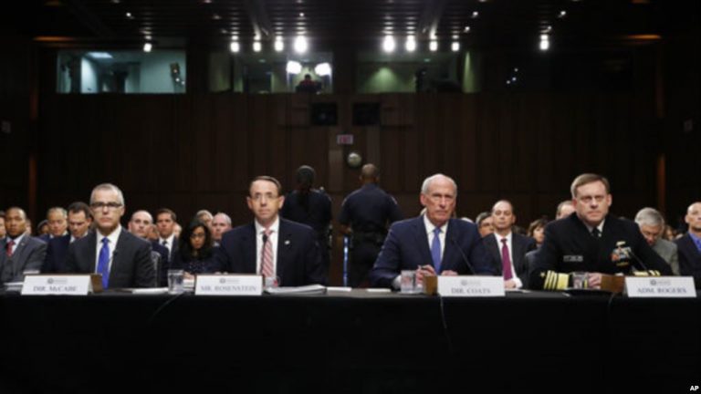 Jefes de Inteligencia se niegan a discutir contactos con Trump