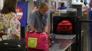 Cuáles serán los nuevos y más estrictos controles de seguridad para pasajeros en vuelos a Estados Unidos desde 105 países