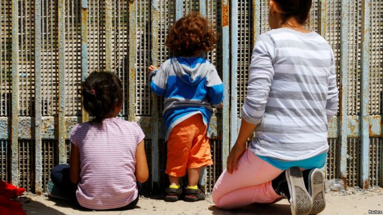 Kelly: Arrestar a padres podría sofocar el tráfico humano hacia EE.UU.