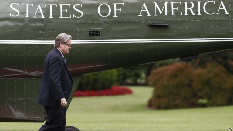 Bannon: No hay solución militar posible con Corea del Norte