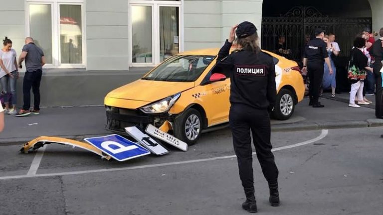 Taxista que atropelló mexicanos &#8216;se confundió&#8217;; pensó que lo matarían