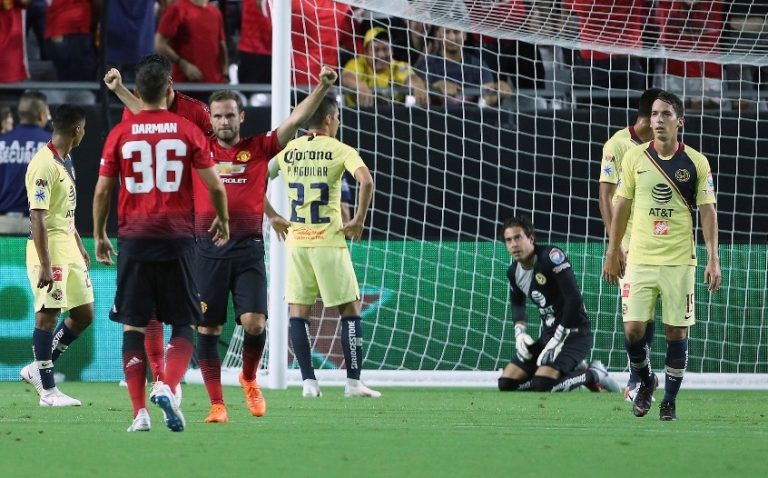 América cierra pretemporada con empate ante Manchester United