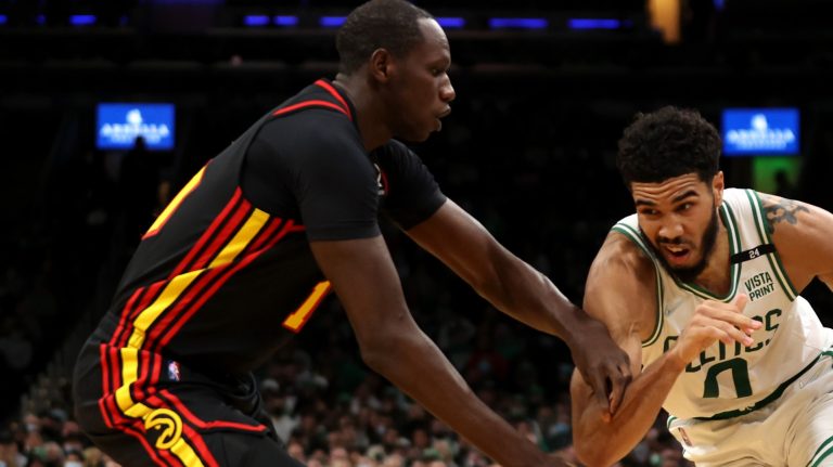 San Antonio Spurs refuerza su juego interior con la incorporación de Gorgui Dieng