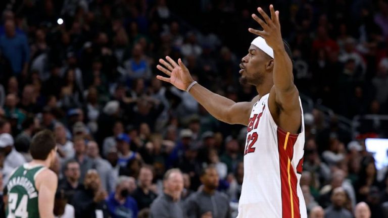 Miami y New York avanzaron en el Este; Golden State sacó ventaja frente a Sacramento y Memphis estiró la serie ante LA Lakers